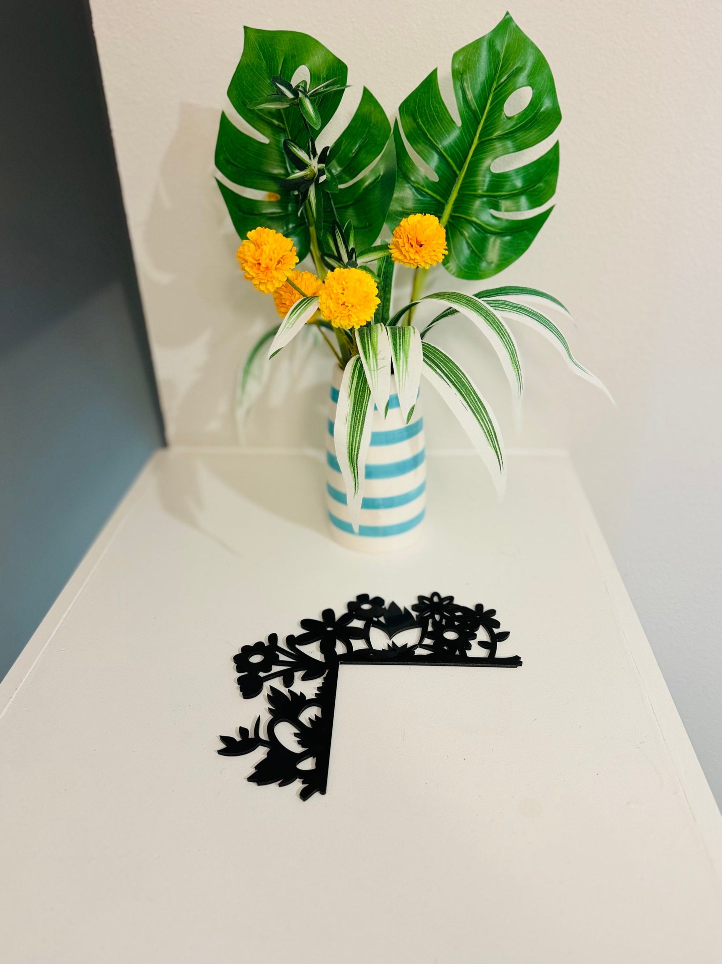 Plant 1 Door Topper/ Door Corner/ Door Trim/ Ferns/ Flowers/ Rose/ Grass/ Outdoors/Sunny/Weather/Green Thumb/ Door Decorations/Indoor Plants66